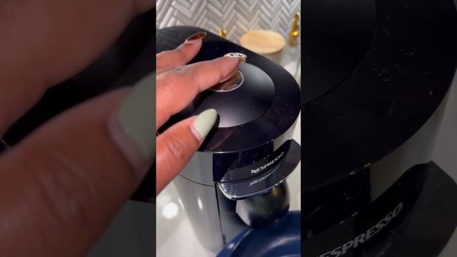 CLEANING MY NESPRESSO MACHINE☕️