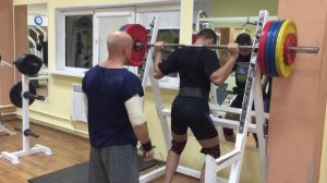 Присед 190 кг на 2 повтора. Собственный вес 85 кг.