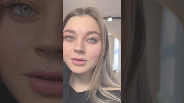 Выполнено: Осветление бровей, локальное окрашивание, коррекция(прореживание) смотреть онлайн