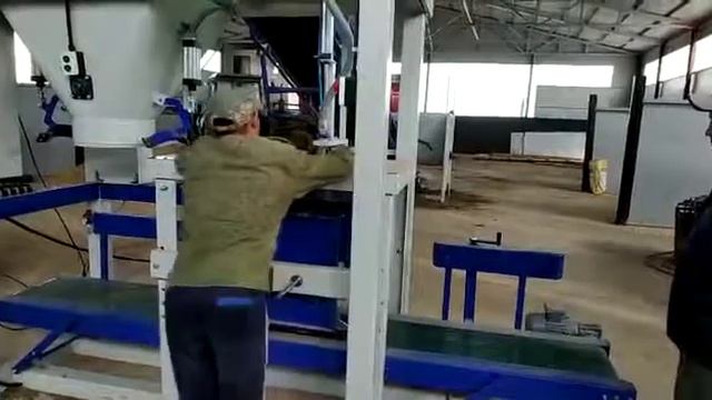 Вакуумный упаковщик кормов для КРС