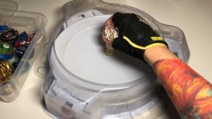 ТЕСТИРУЮ НОВЕНЬКОГО РОКТАВОРЧИКА / Бейблэйд Бёрст / Beyblade Burst