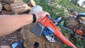 Топор колун Fiskars против Husqvarna