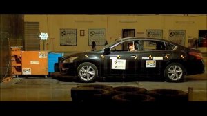 Nissan Teana Crash Test