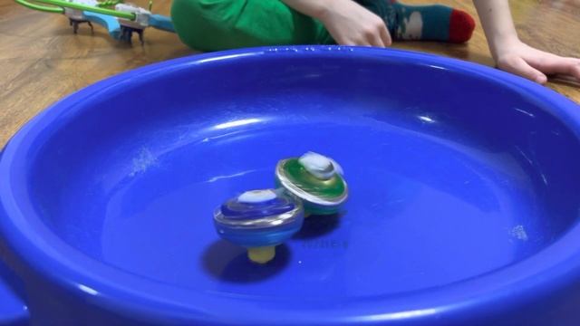 Супер Финал батл волчков Инфинити надо «Крылья Арес» vs “Громовой Пегас» Infinity Nado смотреть онлайн