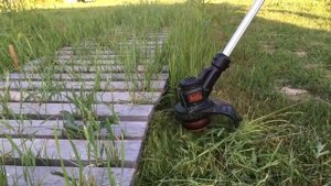 Триммер BLACK+DECKER ST1823 QW, аккумуляторный.