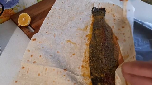 РЫБА ФОРЕЛЬ❗запечённая в лаваше. смотреть онлайн