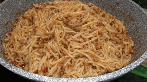 Maggi на второе с макаронами в томатно-мясном соусе Болонез (720p) (1).mp4