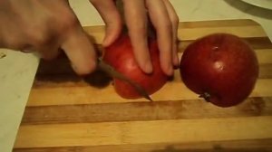 Украшение блюда в виде дракона, из банана.