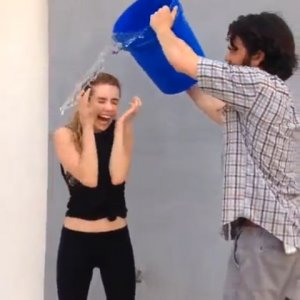  Emma  Roberts -Эммой Робертс  ALS Challenge 