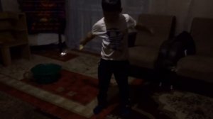 Пранк со скотчем и с сестрой над братом😹