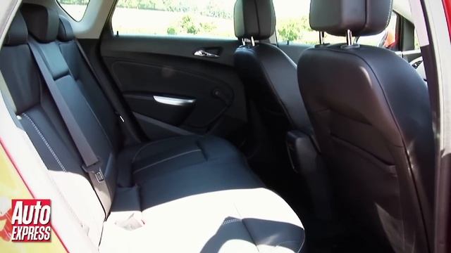 New Ford Focus vs VW Golf vs Vauxhall Astra - Auto Express смотреть онлайн