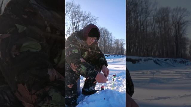 Зимняя рыбалка на Комбайноверталет. Ловлю ЛЕЩА.