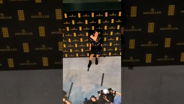 190605 Victoria - Moncler X Palm Angels Collaboration смотреть онлайн