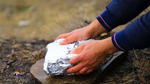 Готовим сочную курицу и картошку на углях в яме.