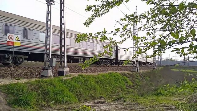 ЭП1м-606 с поездом отправляется со станции Тихорецкая. смотреть онлайн