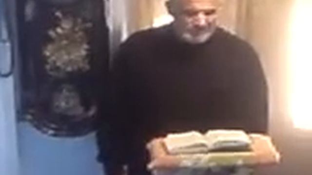 Имам мечети проклинает того, кто ставил елку в новом году 01 01 2011 смотреть онлайн