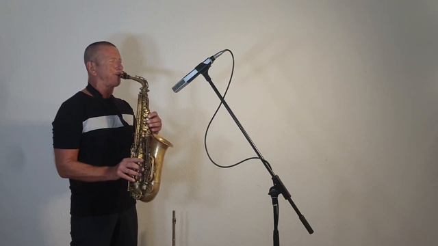 APARECIDA - IVAN LINS/Mauricio Topajos (alto sax/flute cover by "Saxello") смотреть онлайн