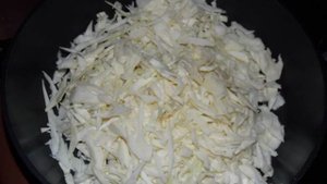 Жареные пирожки с капустой и куриным фаршем