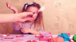 Детская посудка. Кухня игрушечная с приборами распаковка детской кухни игрушки. Влада и ребята