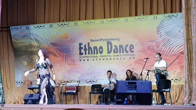 Al Azdekaa & Elena Korchagova смотреть онлайн