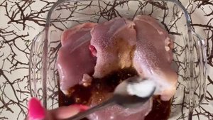 Как приготовить куриные бёдра в вкусном маринаде