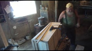 Как сделать сундук своими руками  Украшаю и усиливаю сосновый сундук дубовыми планками.