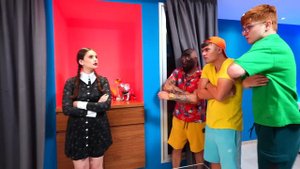 УЭНСДЕЙ стала РОБОТОМ ! *Что-то пошло не так*