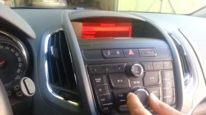 Opel Zafira 2012 год 1,6 бензин .Как изменить настройки языка в бортовом компьютере.