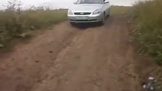ЖЕСТОКО! Приора буксирует КрАЗ смотреть онлайн