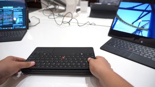 Lenovo ThinkPad X1 Fold (2022) faltbares Notebook mit 16-Zoll vorgestellt смотреть онлайн