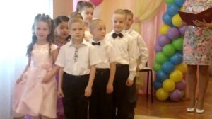 За окошком солнце, за окошком Май- веселая песенка