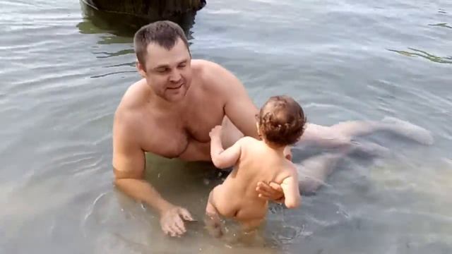 Как научить ребенка плавать на водоеме смотреть онлайн