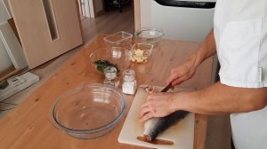 Красная рыба в панировке с зеленью (горбуша)