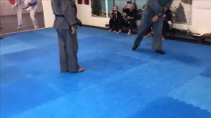 Син Му Хапкидо 100 бросков после сдачи на чёрный пояс.