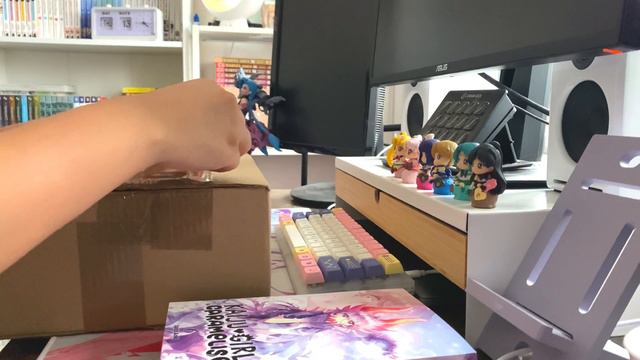 october manga haul & unboxing #1 🍒 | queen’s quality, geek ex hitman, kaiju girl & more 🌷