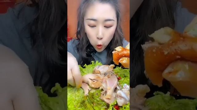 Как и сколько едят азиатки на камеру (мокпан) Часть 1. смотреть онлайн