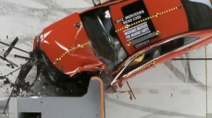 2012 Mercedes-Benz C-Class driver-side small overlap IIHS crash test
