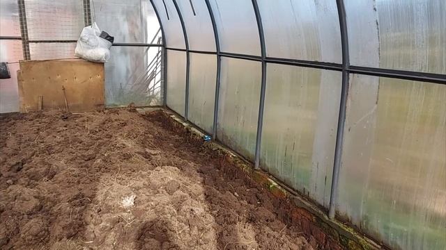 Демонтаж дорожек в теплице. Меняю план расположения грядок. смотреть онлайн