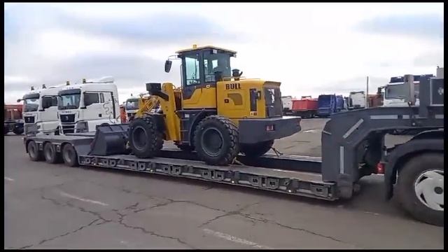 Такая работа тральщика. Загрузил фронтальник на корыто и поехал по России