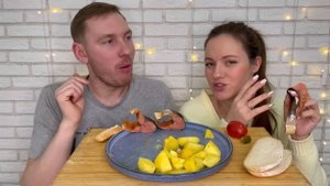 МУКБАНГ ГОРБУША КОПЧЁННАЯ КАРТОФЕЛЬ соленья MUKBANG рыба PINK SALMON SMOKED POTATOES