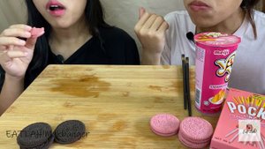 BLACK PINK | Singapore Food | Mukbang ASMR | Calbee | Lays | Twiggies | Oreo | Pocky | Yan Yan | Yu