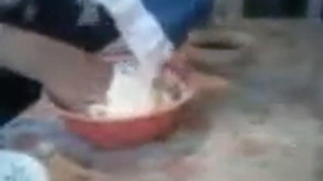 Как сделать вареники с вишней? Часть 1 смотреть онлайн