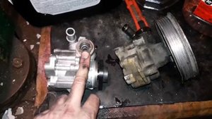 Ставлю насос ГУР от нивы на пассат Б5+.