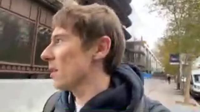 Пасмурный Мадрид смотреть онлайн