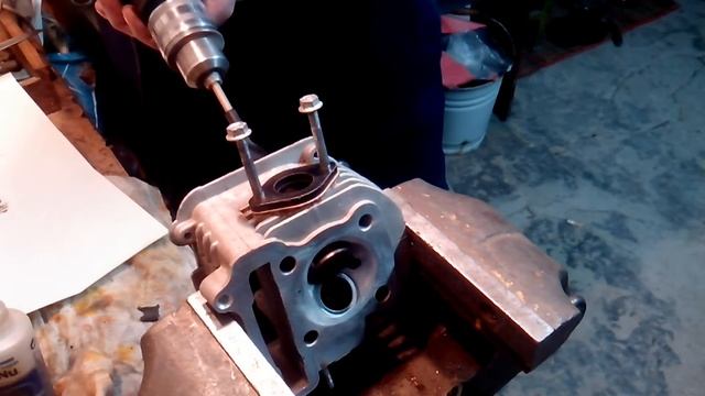 ПРИТИРКА КЛАПАНОВ (скутер)(150сс)(157QMB) смотреть онлайн