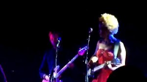 Martina Topley-Bird , supporting ,Massive Attack, Manchester , Apollo , 27,09,09