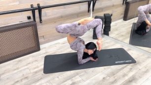 Contortion training _ STRETCH LEGS _ Splits and Oversplits _ yoga and Gymnastics Skills.