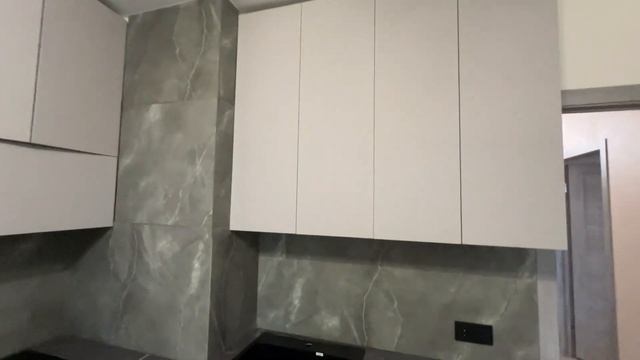 Размещение розеток на фартуке. Освещение рабочей зоны кухни. Ошибки при монтаже мебели. смотреть онлайн