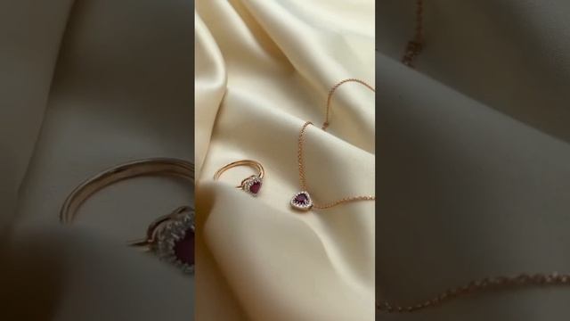 ? Роскошное кольцо и изящная подвеска с сердцем - символ искренней любви и нежности! ✨