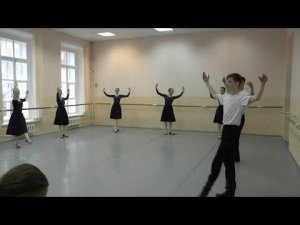 Экзамен по Народно-сценическому танцу. группа ХП-17 . часть 1.